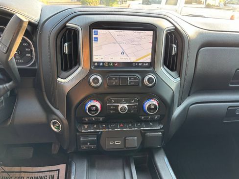 Used 2021 GMC Sierra 2500 Denali w/ Denali Ultimate Package AWD/4WD image 19