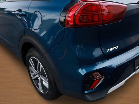 Used 2020 Kia Niro EX Premium FWD image 9