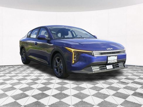 Used 2025 Kia K4 FWD image 12