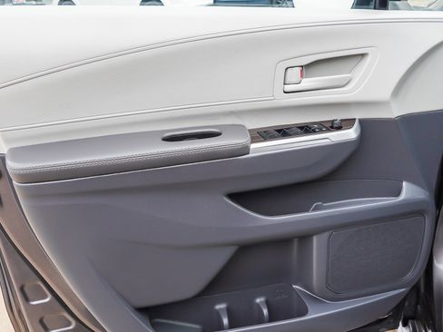 Used 2024 Toyota Sienna LE image 20