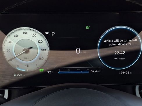 Used 2023 Hyundai Elantra Limited image 17