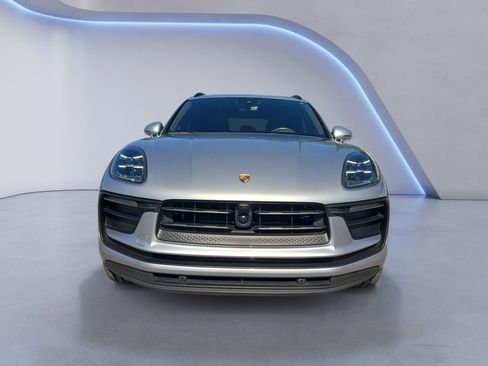 Used 2024 Porsche Macan AWD/4WD image 8