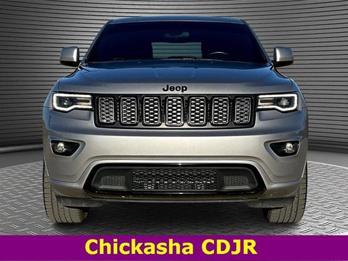 Used 2021 Jeep Grand Cherokee Laredo X image 2