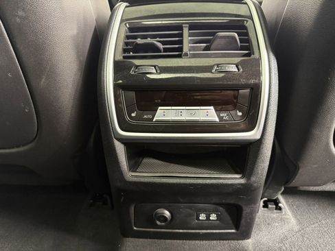 Used 2022 BMW X7 M50i w/ Cold Weather Package AWD/4WD image 13