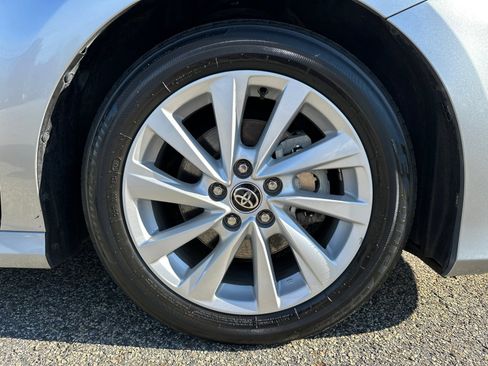 Used 2022 Toyota Camry LE image 12