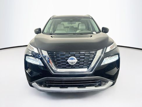 Used 2023 Nissan Rogue SV w/ SV Premium B Package FWD image 2