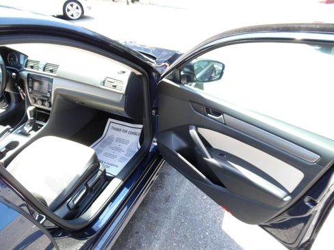 Used 2015 Volkswagen Passat TDI SE FWD image 22