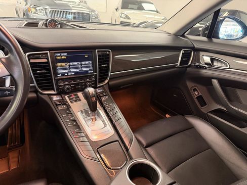Used 2016 Porsche Panamera 4 AWD/4WD image 50