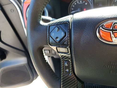 Used 2020 Toyota Tacoma TRD Sport AWD/4WD image 28