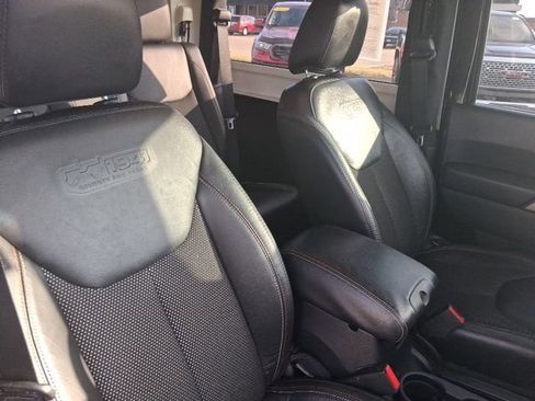 Used 2016 Jeep Wrangler Sahara AWD/4WD image 8