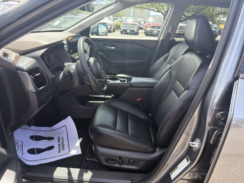 Used 2023 Nissan Rogue SL w/ SL Premium Package AWD/4WD image 10