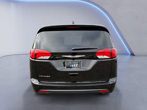 New 2025 Chrysler Voyager LX image 5