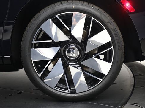 New 2026 Rolls-Royce Cullinan image 41