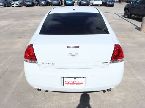 Used 2014 Chevrolet Impala LT w/ LT Sunroof Package FWD image 9