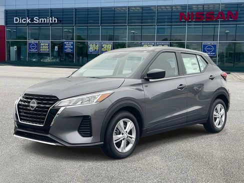 New 2025 Nissan Kicks Play S image 3