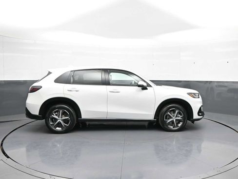 Used 2023 Honda HR-V EX-L image 4