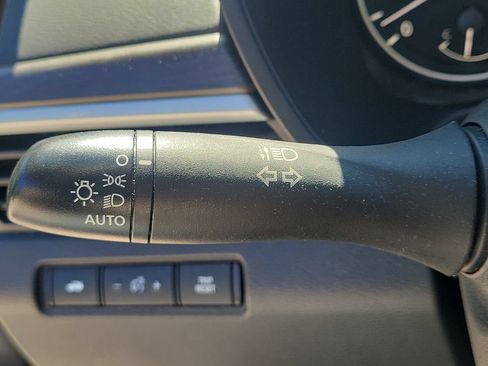 Used 2025 Nissan Altima 2.5 SV FWD image 24