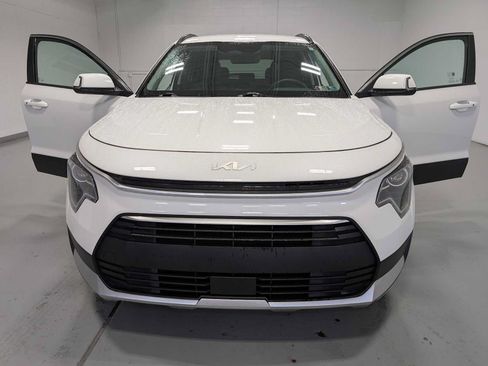 Used 2024 Kia Niro EX FWD image 15