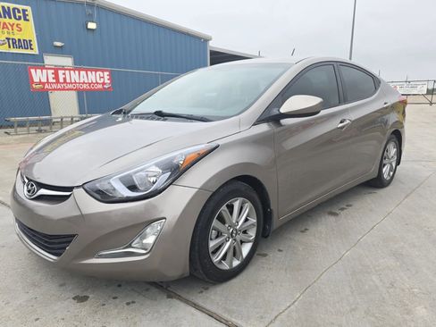 Used 2015 Hyundai Elantra SE w/ Option Group 02 FWD image 3