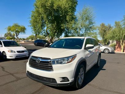 Used 2016 Toyota Highlander LE