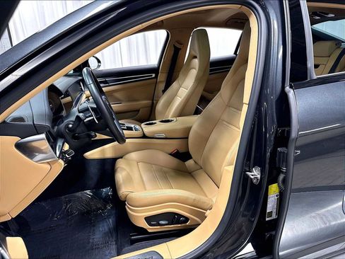 Used 2022 Porsche Panamera 4 Platinum Edition AWD/4WD image 7