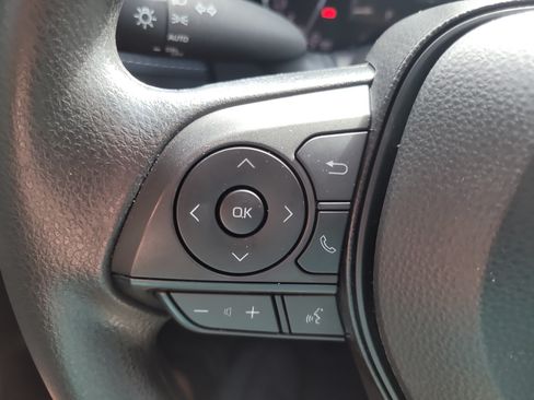 Used 2025 Toyota RAV4 XLE AWD/4WD image 33