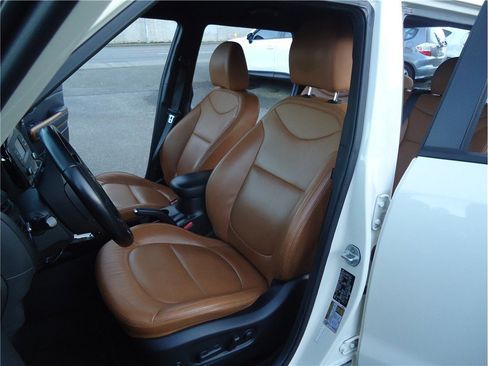 Used 2016 Kia Soul ! w/ Umber Package 1 image 10