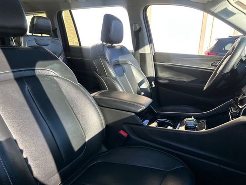 Used 2022 Jeep Grand Cherokee L Limited image 16