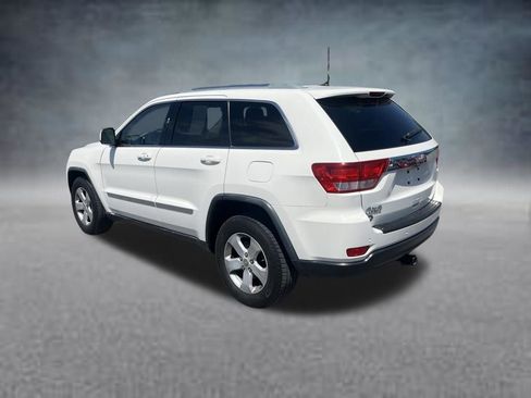 Used 2011 Jeep Grand Cherokee Laredo AWD/4WD image 3