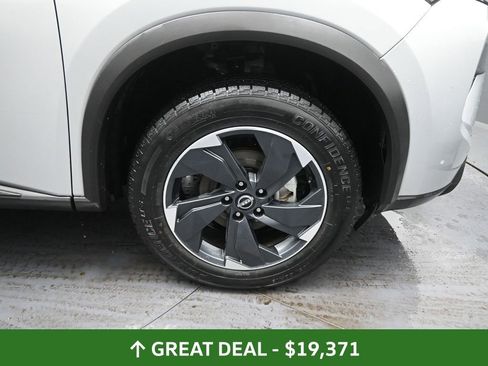 Used 2024 Nissan Rogue SV image 20