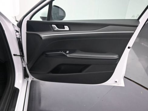 Certified 2022 Kia K5 LXS AWD/4WD image 22