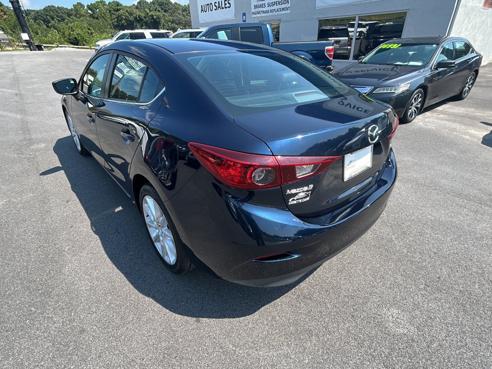 Used 2017 MAZDA MAZDA3 Touring FWD image 3