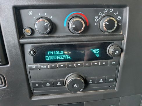 Used 2023 Chevrolet Express 3500 LS RWD image 21