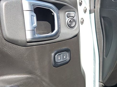 Used 2024 Jeep Wrangler Willys image 17