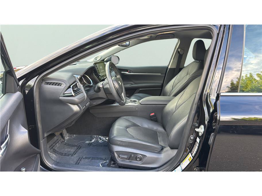 Used 2023 Toyota Camry XLE w/ Navigation Package AWD/4WD image 10