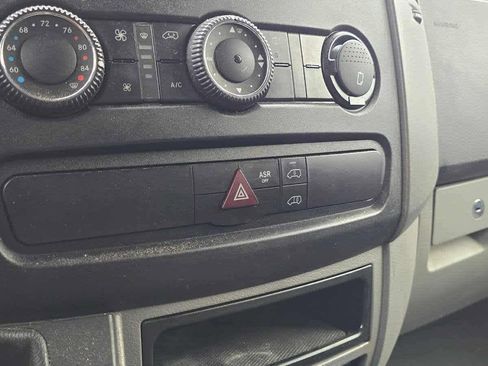 Used 2018 Mercedes-Benz Sprinter 2500 image 26