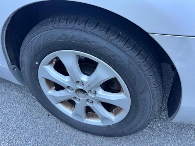 Used 2011 Toyota Camry LE w/ LE Extra-Value Pkg FWD image 28
