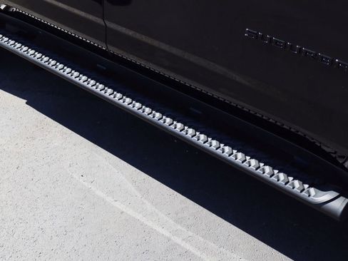 Used 2023 Chevrolet Suburban Z71 w/ Luxury Package image 10