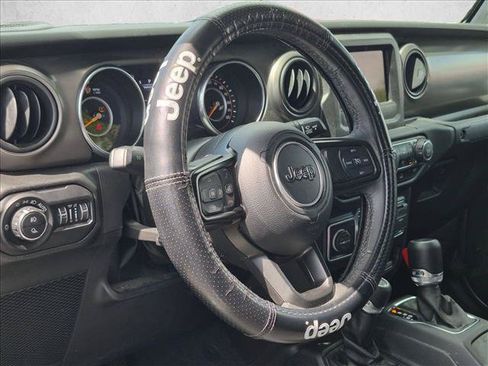 Used 2022 Jeep Gladiator Sport AWD/4WD image 3
