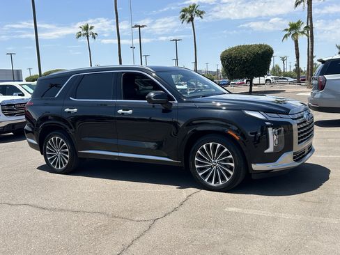 Used 2023 Hyundai Palisade Calligraphy w/ Cargo Package FWD image 7