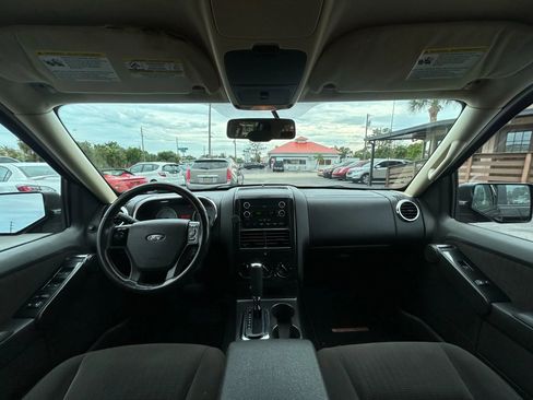 Used 2010 Ford Explorer Sport Trac XLT image 14