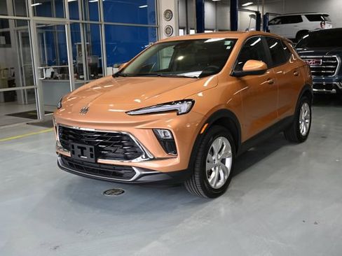 Used 2024 Buick Encore GX Preferred w/ Comfort Package image 1