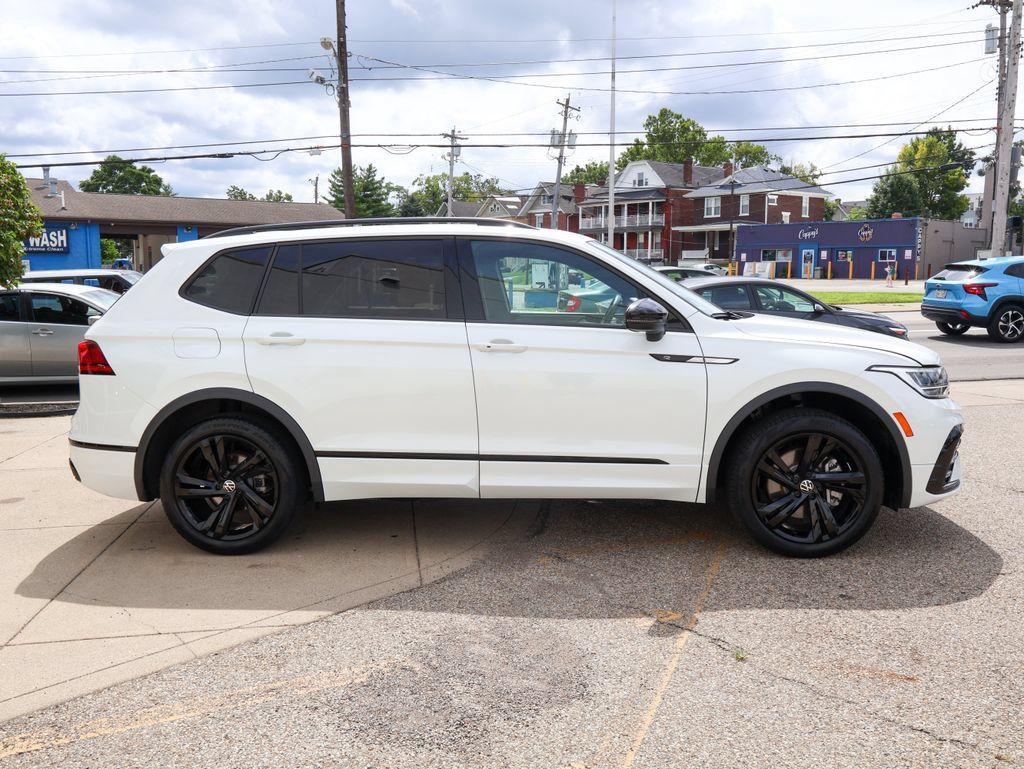 Certified 2024 Volkswagen Tiguan SE R-Line AWD/4WD image 6