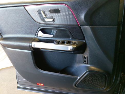 Used 2022 Mercedes-Benz GLB 250 w/ Premium Package Lite image 34