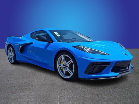 Used 2022 Chevrolet Corvette Stingray Preferred Cpe w/ Z51 Performance Package RWD image 3