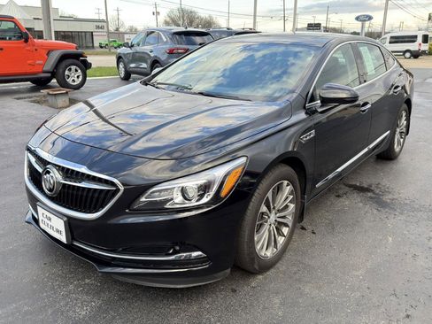Used 2019 Buick LaCrosse Essence w/ Sun and Shade Package FWD image 9