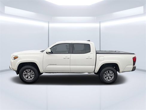 Used 2019 Toyota Tacoma SR5 image 6