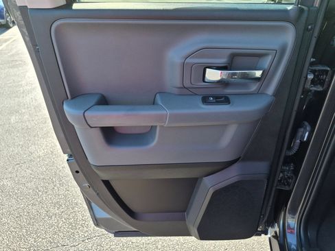 Used 2024 RAM 1500 Classic SLT AWD/4WD image 27