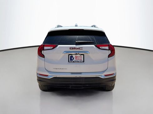 Used 2022 GMC Terrain SLT w/ Tech Package FWD image 6