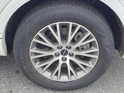 Used 2025 Genesis GV80 2.5T Standard image 11